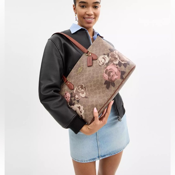 NWT COACH Gallery Tote Bag In Signature Canvas With Rose Print - Picture 5 of 7